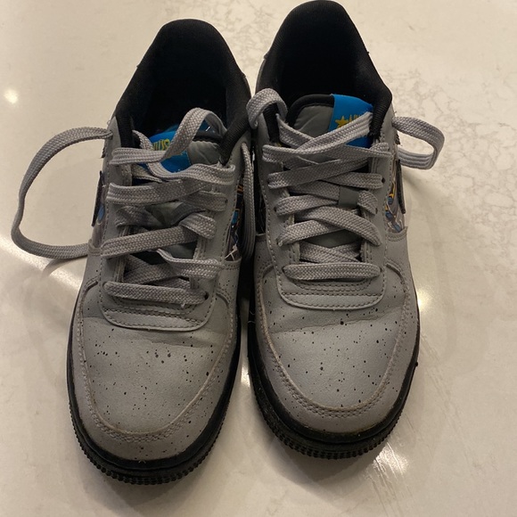 Graffiti airforce ones US 4 GENTLY USED boys - Picture 2 of 4
